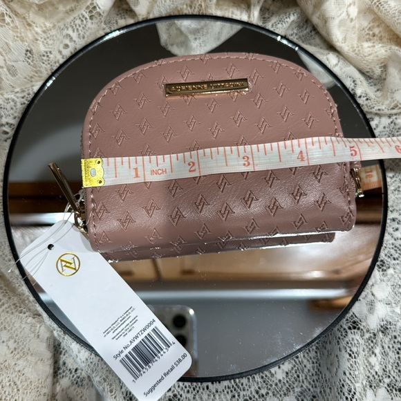 Adrienne Vittadini pink Card Holder/Key Chain.  NWT! Gold hardware! - Picture 4 of 7